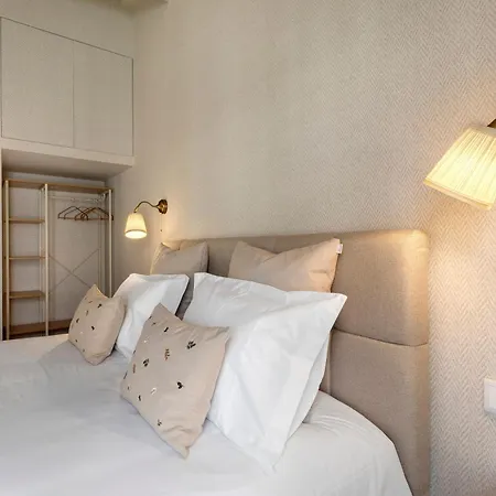 Santa Luzia 6 *